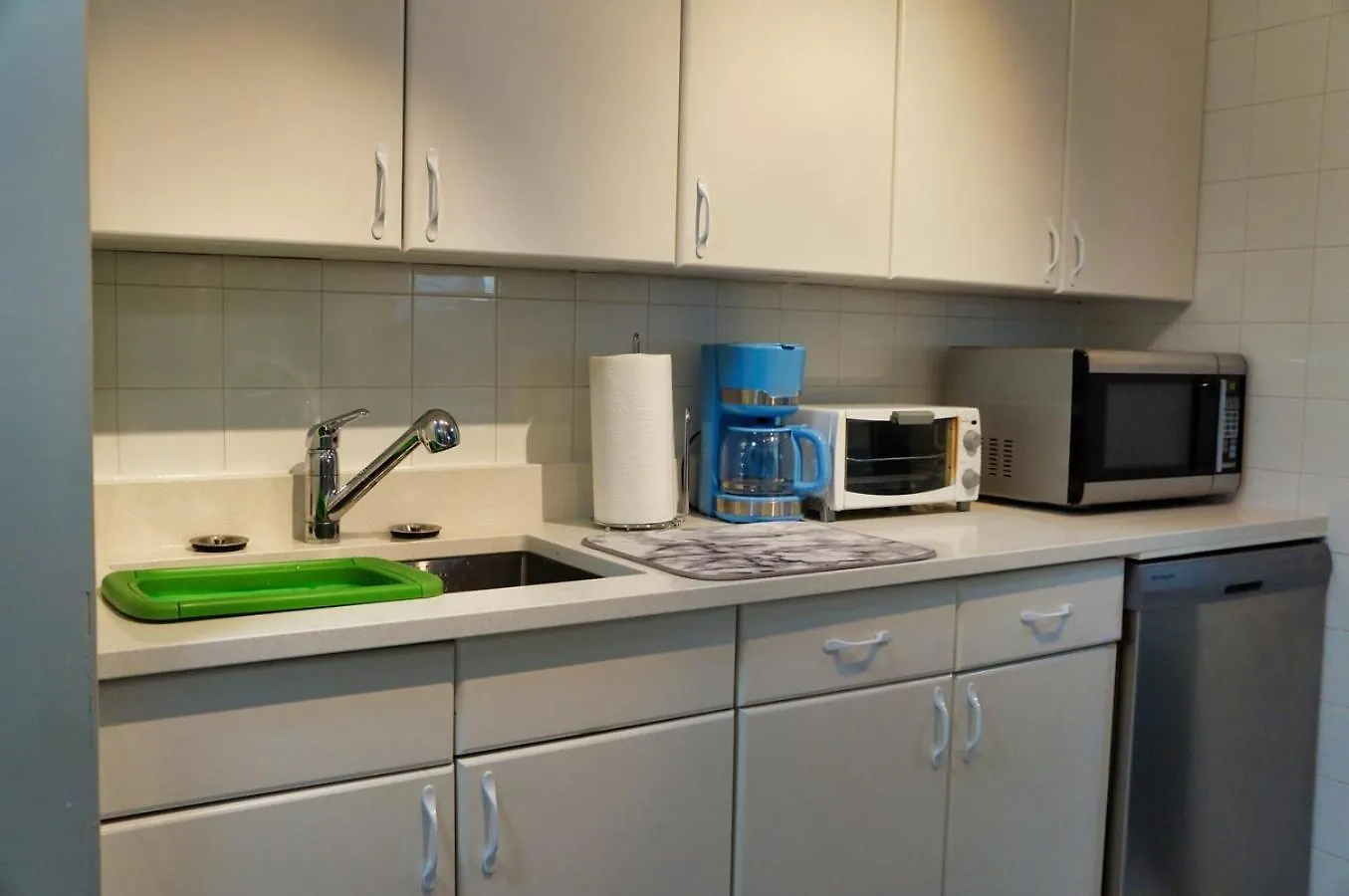 Spacious 2 Bedroom In Beltline On The Top Floor Calgary